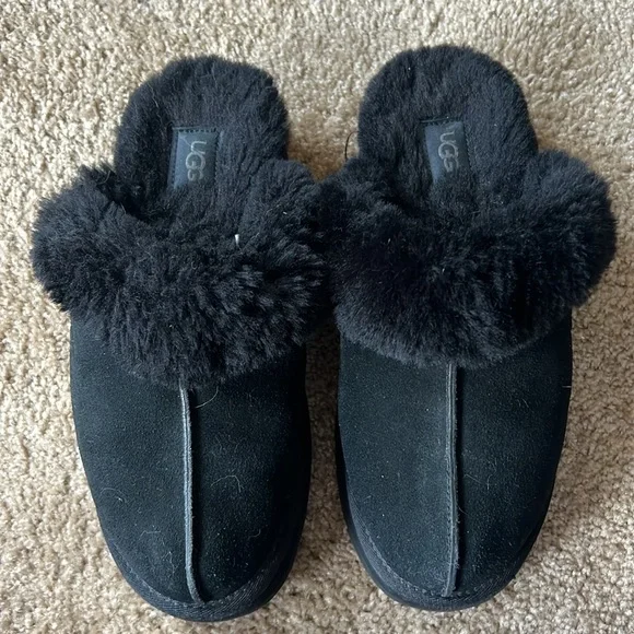 ugg black platform slippers - Picture 2 of 3